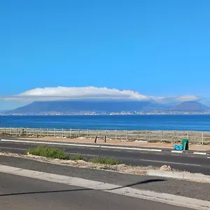 Cape Town Beachfront In Apartment